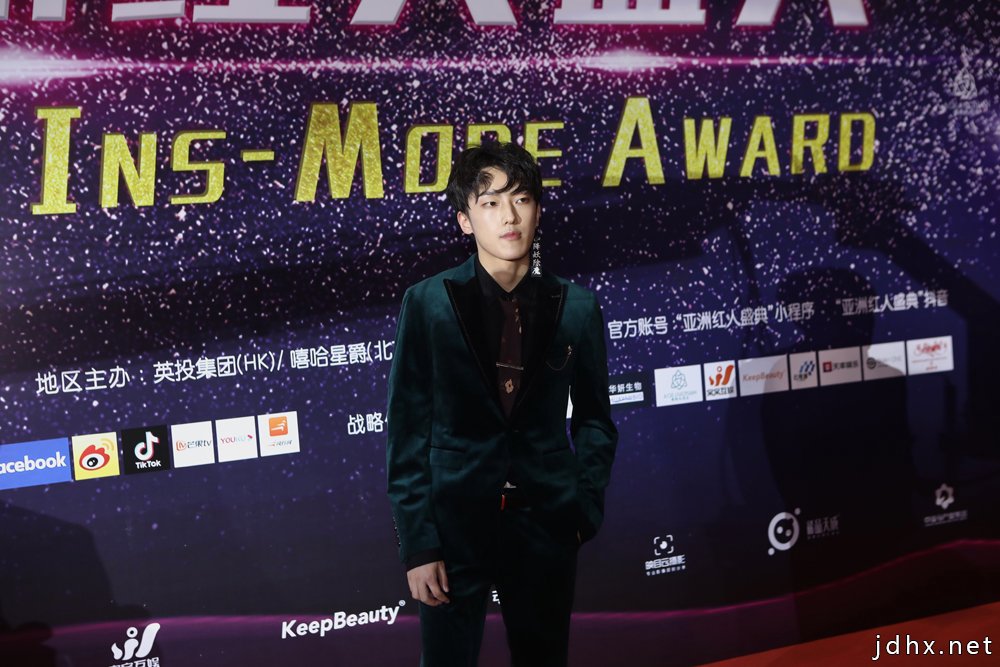 怀音乐初心去做全能偶像 刘一辛斩获“亚洲最佳创作新人”