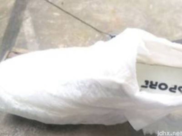 白色鞋子发霉怎么洗掉霉斑(图4)