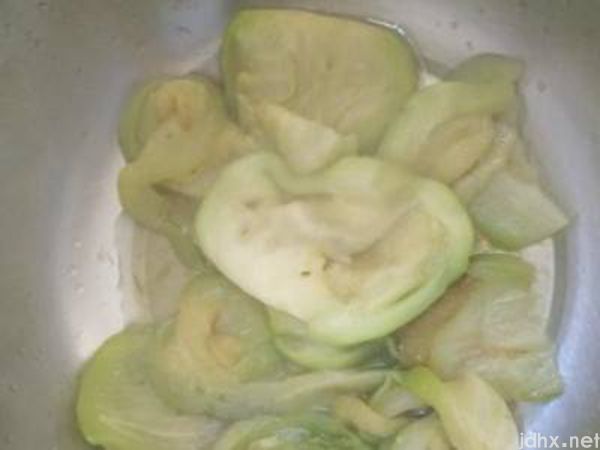 茄子馅饺子怎么做才能好吃(图2)