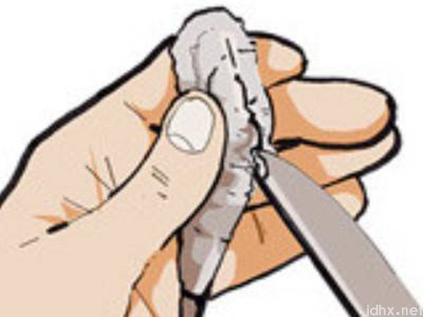 活虾怎么剥出虾仁来(图5)