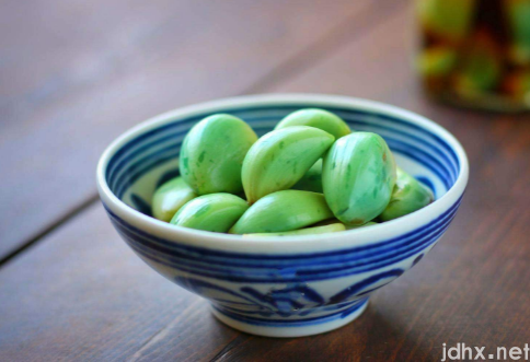 腊八蒜可以和鸡蛋一起吃吗2