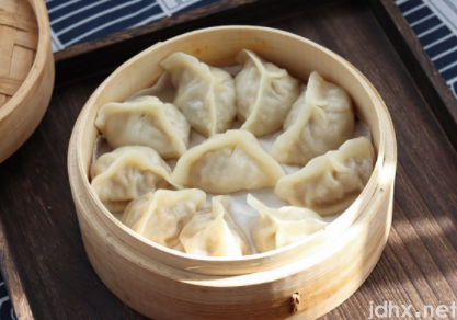 蒸饺子放什么不粘的方法1