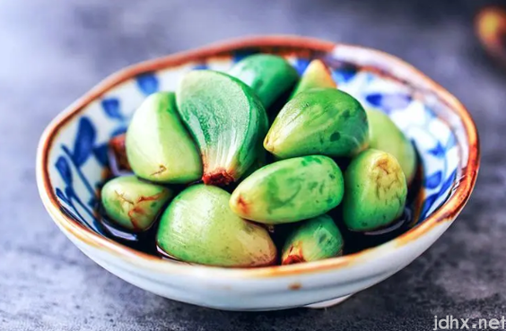 腊八蒜和牛奶可以同食吗1