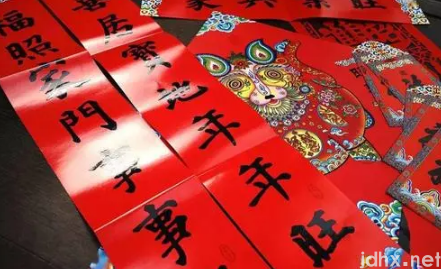 一个人在出租房过年需要贴春联吗20222