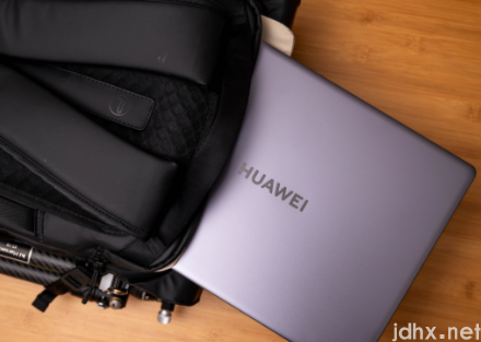 华为matebook 14s的耳机孔是在哪里1