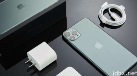 iphone13用以前的充电器伤电池吗1