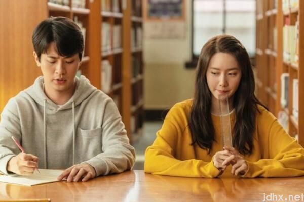 韩国2021年高分电影 豆瓣高分top10(图4)