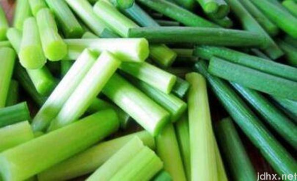蒜苗怎么炒好吃(图2)