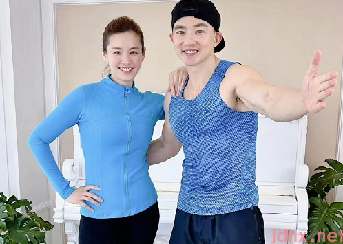 刘畊宏健身操用穿运动鞋吗2