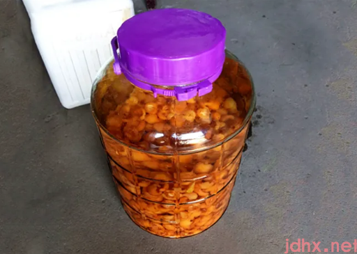 枇杷果泡酒是整个泡还是剥开2