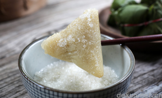 粽子除了蘸糖还能蘸什么吃1