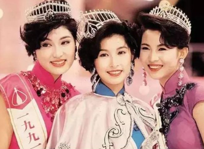 刘青云背后的女人,高学历懂理财,25年婚姻依旧恩爱如初(图2) 刘青云背后的女人,高学历懂理财,25年婚姻依旧恩爱如初(图2)