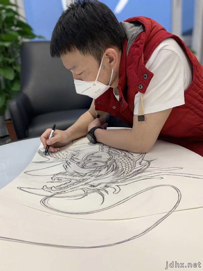 《流浪地球》导演创作“龙抬头”插画 致敬医护人员