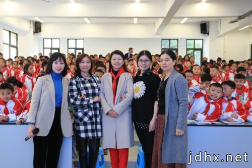 著名儿童文学作家王航走进江油市胜利街小学