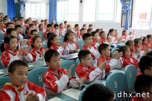 著名儿童文学作家王航走进江油市胜利街小学