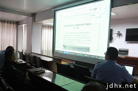 全警大练兵 甘泉公安交警开展舆情处置暨公文写作培训会