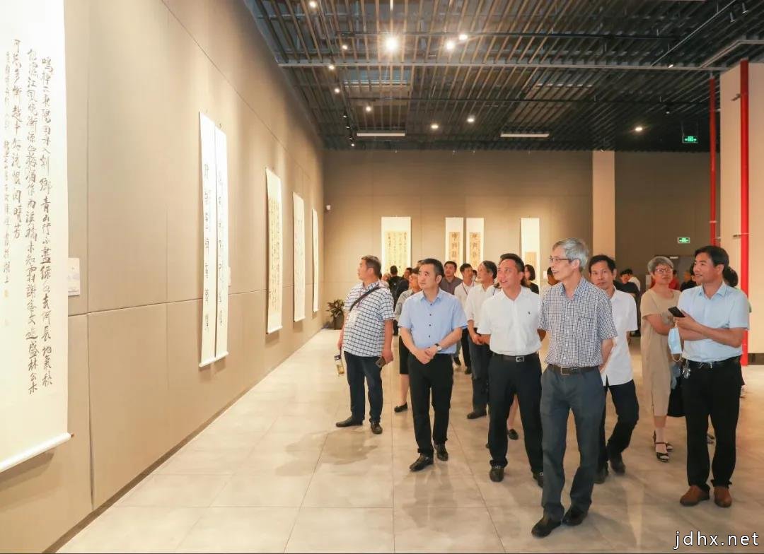 浙江省书协“浙东唐诗之路采风创作走进嵊州”作品展开幕(图2)